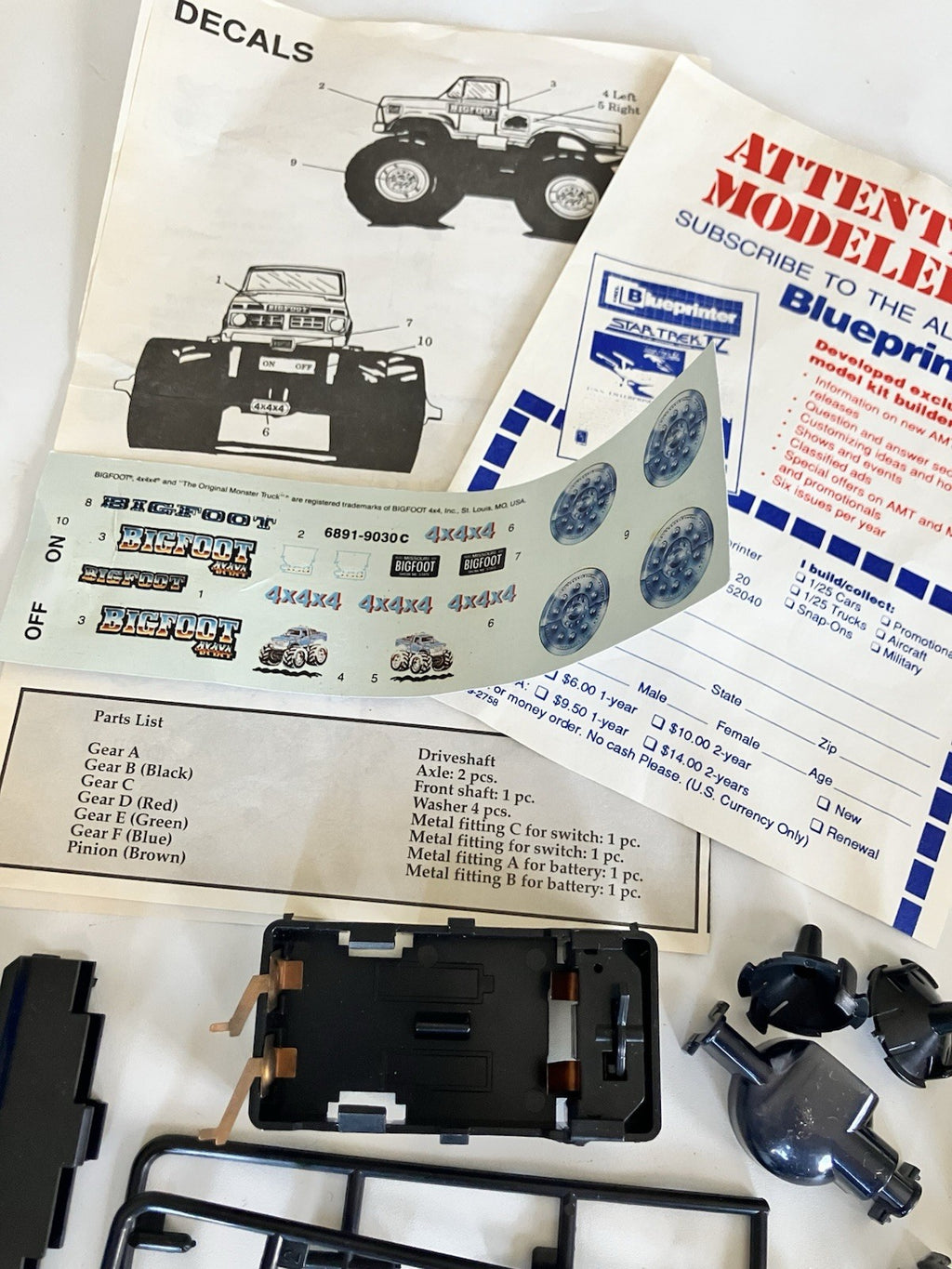 Bigfoot 4x4x4 Powrcrushers Motorized Monster Truck AMT model kit, 1989