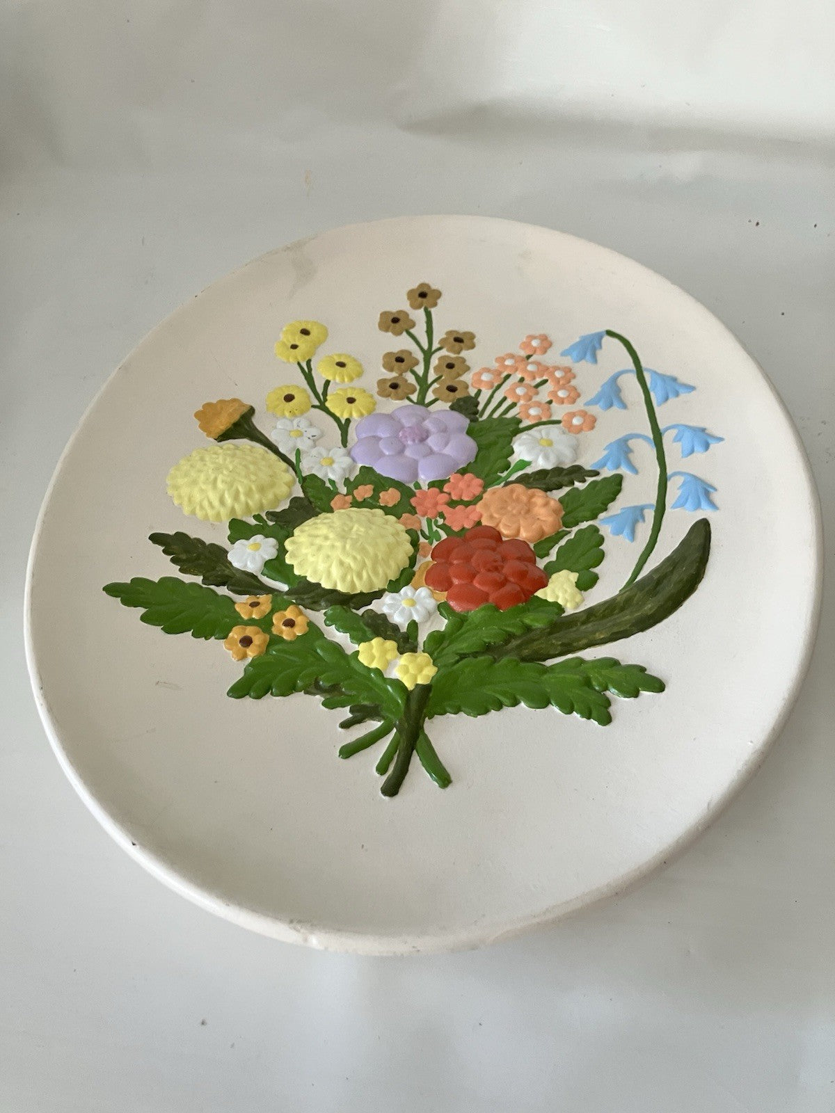 Vintage Ceramic Flower Mold Wall Hanging Plaque; Oval 13x10” EVC