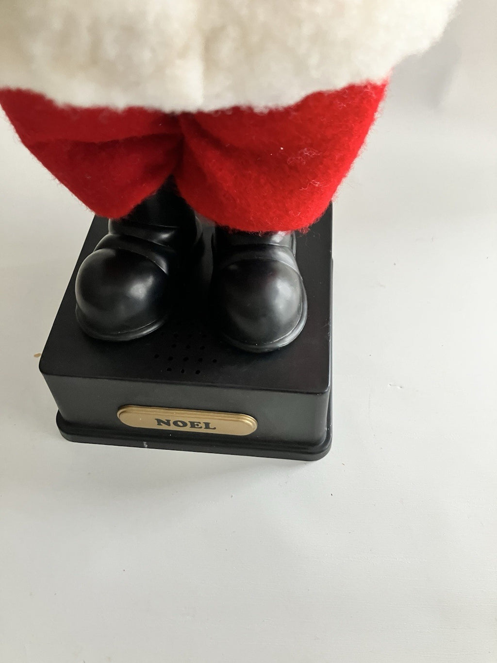 Vintage 1995 Holiday Creations Santa Claus Musical 16" Christmas Figure "Noel "
