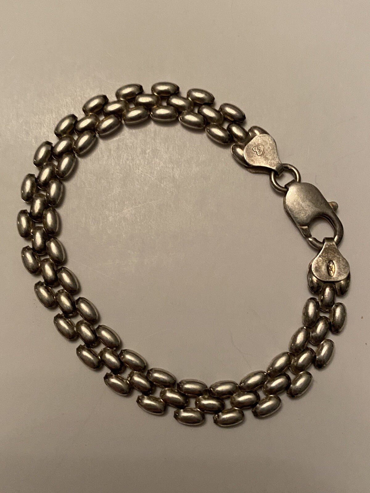 Vintage Silver Bracelet Marked 925 Italy & SA w/ Heart Around It 3g