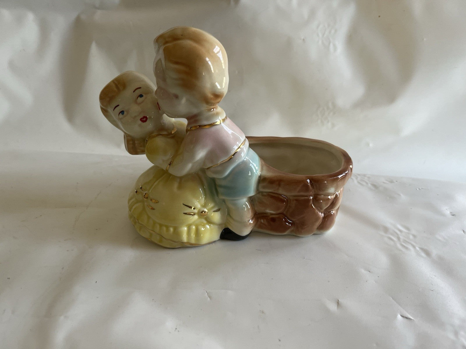 Vintage Kissing Couple Ceramic Planter Hand Painted Boy/Girl. Gold Accent EVC