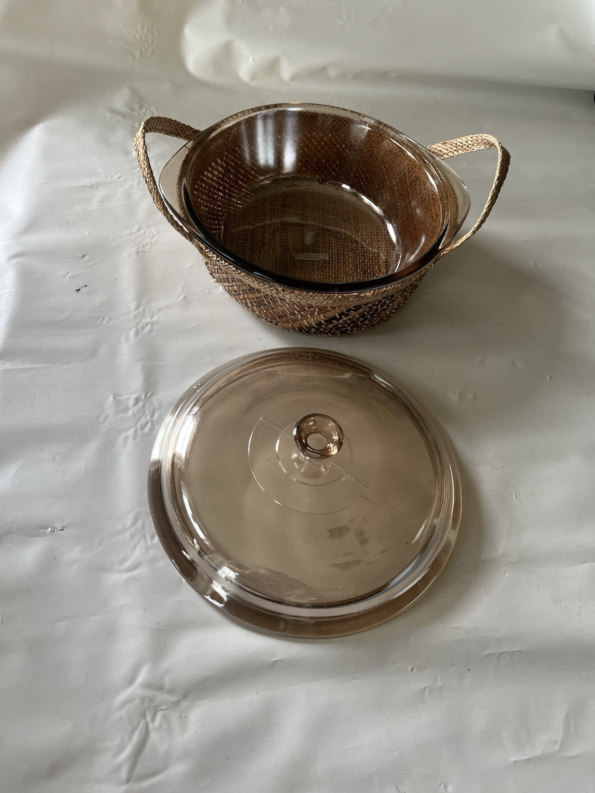 Vintage Glasbake Jeanette Iridescent J514 2 Qt Casserole W Woven Carrier Basket