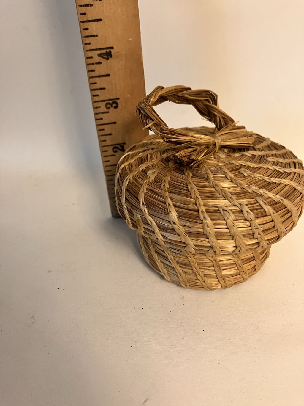 Vintage 3” Tall/Round Small Papago Woven Basket With Lid; Excellent Condition.