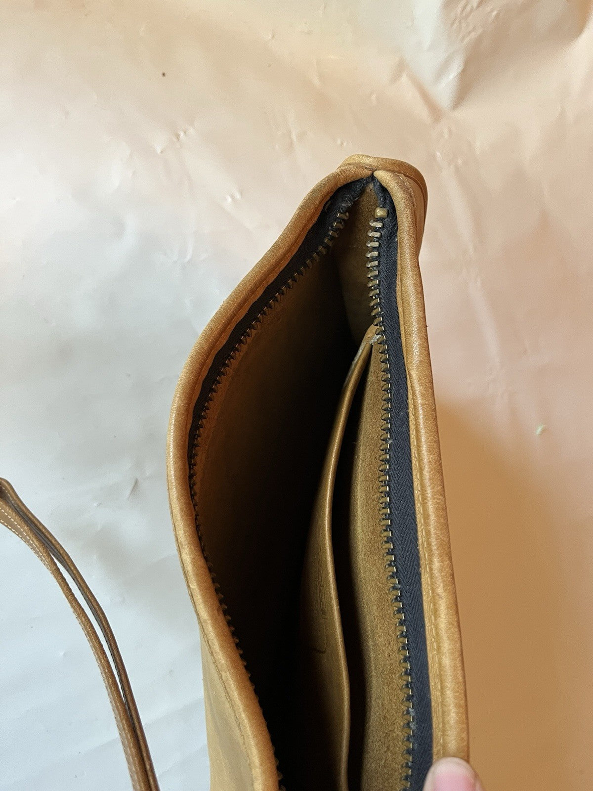 Vintage 1982/83 Coach STYLE 9560 Slim Clutch Standard In Tan Registration 0922