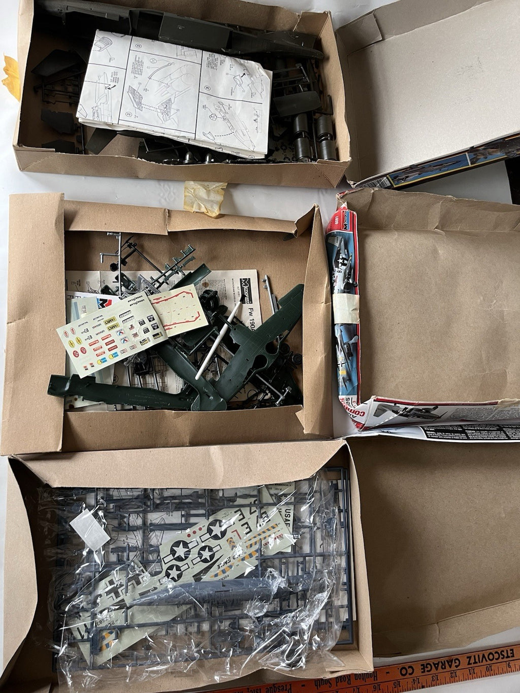 3-Vintage Model Kits  RF-101B Recon Kit; Reveal Yak-38 Forger; P-51B 1:48 Scale