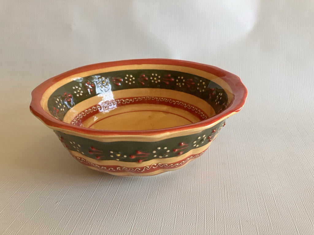 Mexican Talavera Hand-painted Scalloped Oval Bowl.