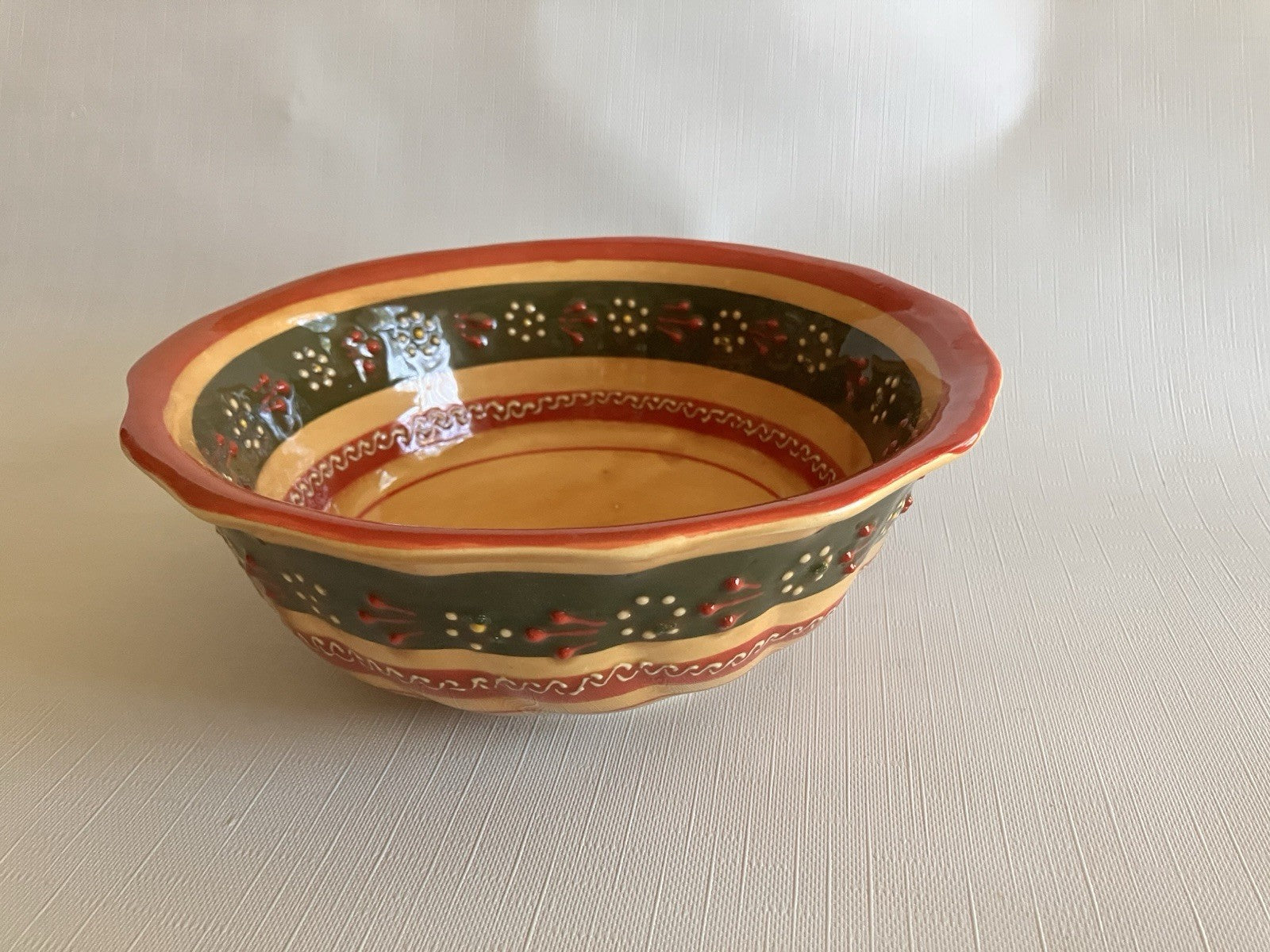 Mexican Talavera Hand-painted Scalloped Oval Bowl.