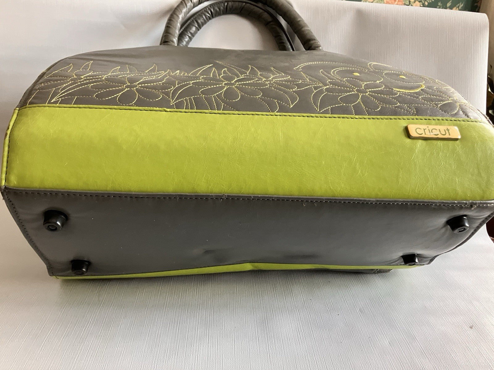 Cricut Personal Electronic Cutter Machine And Bath And Body Works Carrying Tote