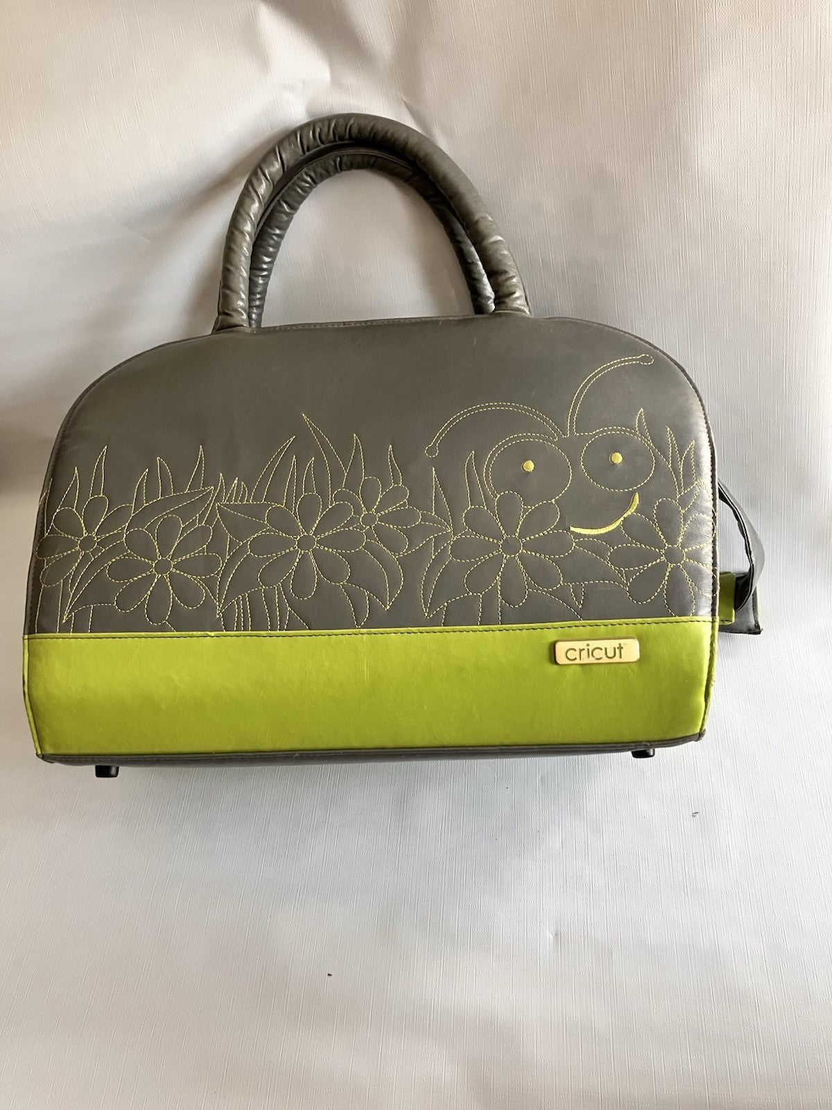 Cricut Personal Electronic Cutter Machine And Bath And Body Works Carrying Tote