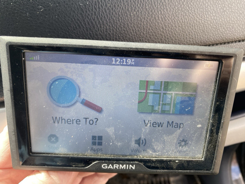 Garmin 145-01615-11 Automotive Navigation system 5" screen Bundle W/ Case & Cord