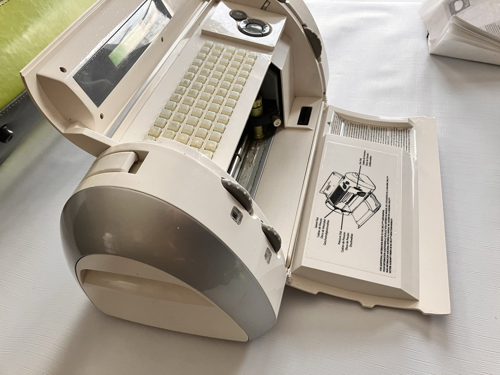 Cricut Personal Electronic Cutter Machine And Bath And Body Works Carrying Tote