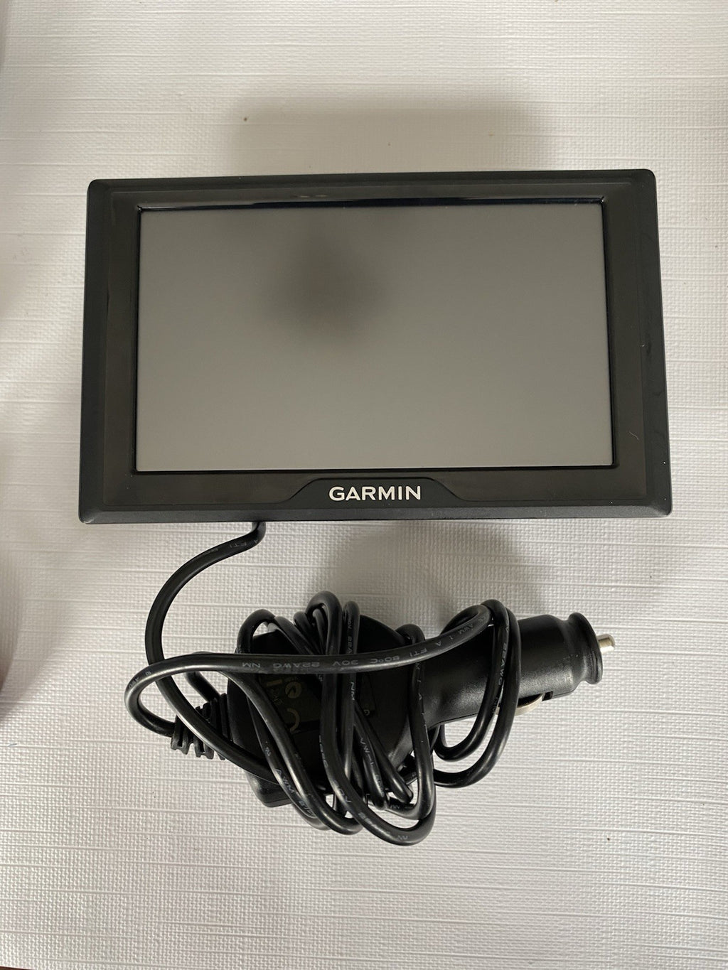 Garmin 145-01615-11 Automotive Navigation system 5" screen Bundle W/ Case & Cord